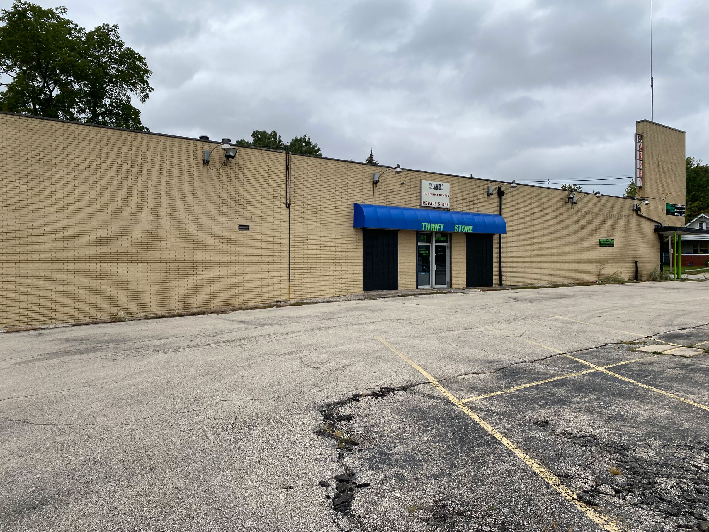 The River Bend Food Bank and FISH of Galesburg before the retrofit.